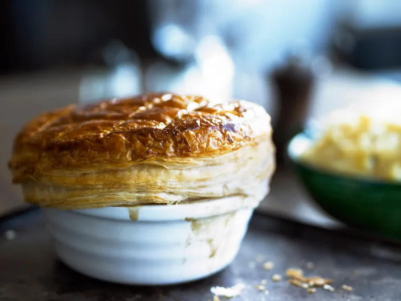 Ceramic Chicken & Mushroom Pie