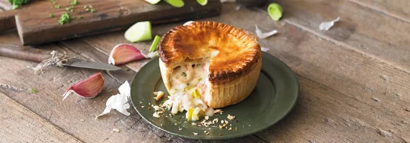 Full Pastry Chicken & Ham Pie