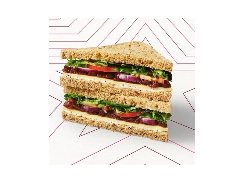 Mature Cheddar & Pickle Sandwich